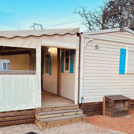 Joli Mobil-Home De Vacances, Ideal Pour Les Familles Rocbaron Zewnętrze zdjęcie